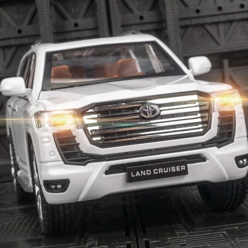 1:24 Diecast Toyota Land Cruiser LC300 Model Car