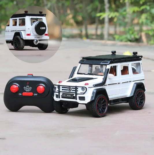 1:24 Remote Control Mercedes-Benz G-Class Diecast Car – Lights, Sound & Smoke Effect